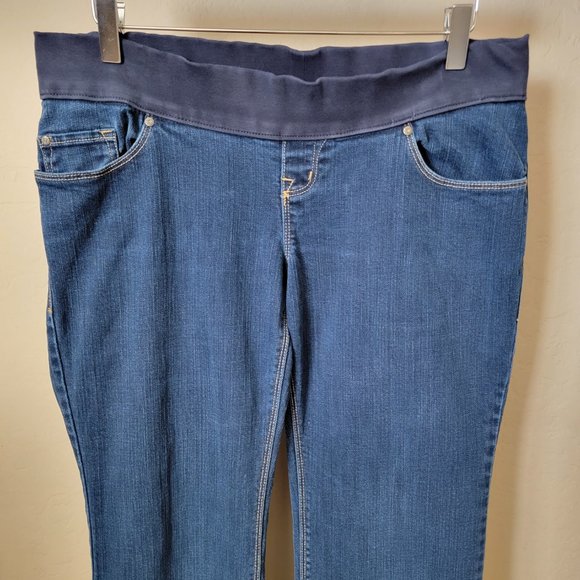 Old Navy Maternity Low Rise Dark Wash Bootcut Denim Jeans - Picture 3 of 15